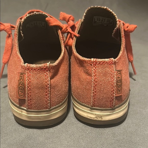 Keen Red Orange Canvas Women's Shoes Sz 6 36 - Picture 3 of 9